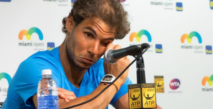 Başı dönen Nadal maçı bıraktı