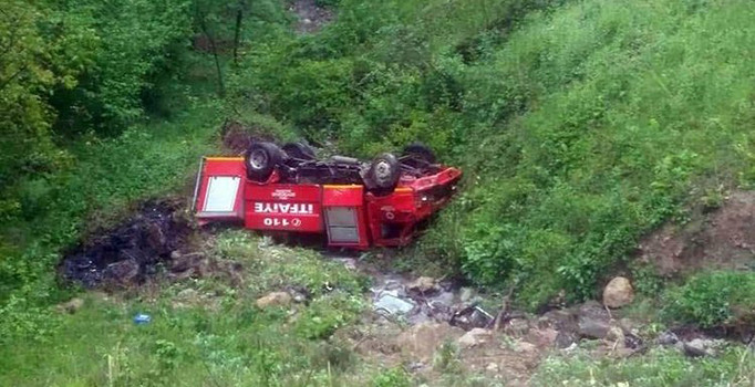 Yangına giden itfaiye aracı kaza yaptı: 2 şehit