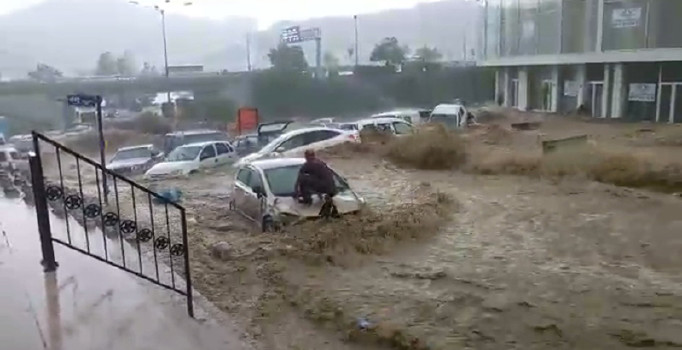 Ankara'ya yeni sel uyarısı: Önümüzdeki 3 saat yağış olabilir