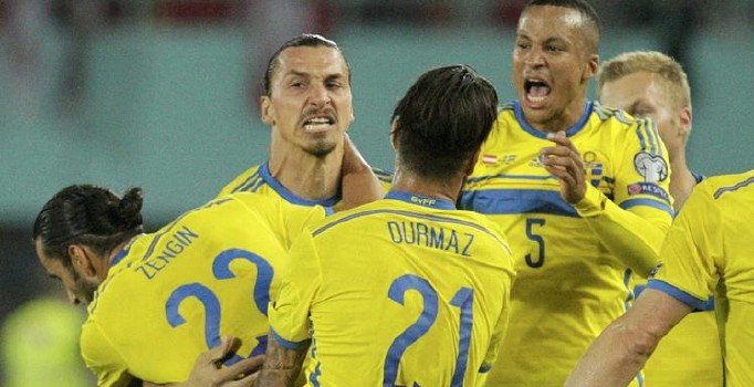 Trabzonsporlu Erkan Zengin ile Zlatan Ibrahimovic gol atma yarışına girdi