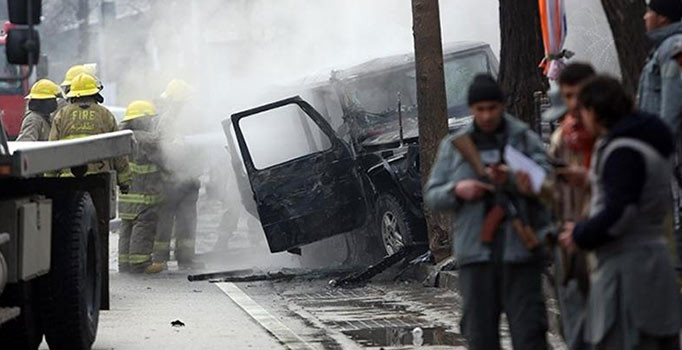 Afganistan'da camiye bombalı saldırı: En az 30 ölü