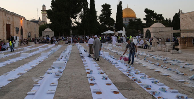 Mescid-i Aksa’da Ramazan boyunca iftar