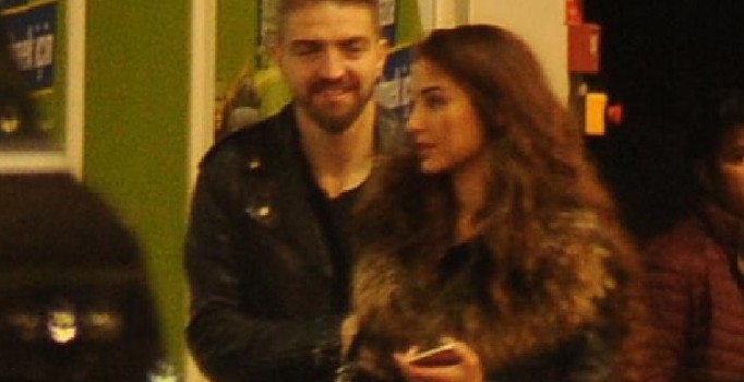 Caner Erkin yeni sevgilisiyle objektiflere takıldı
