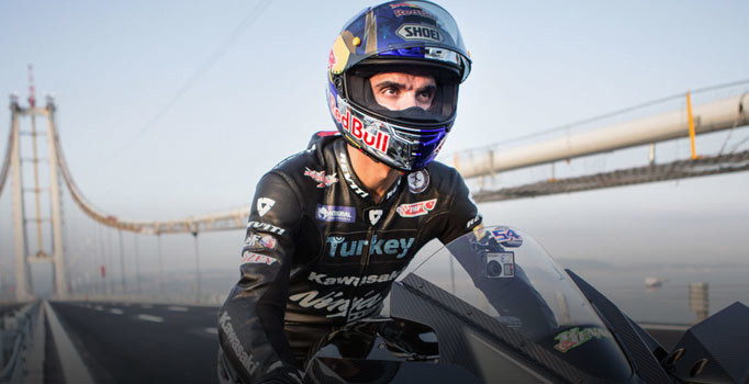 Milli motosikletçi Kenan Sofuoğlu yarış kariyerine nokta koydu