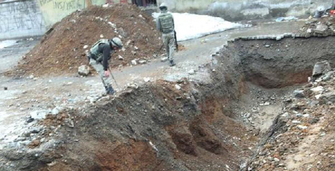 Bingöl'de PKK’ya ait 23 sığınak ve 6 mevzi imha edildi