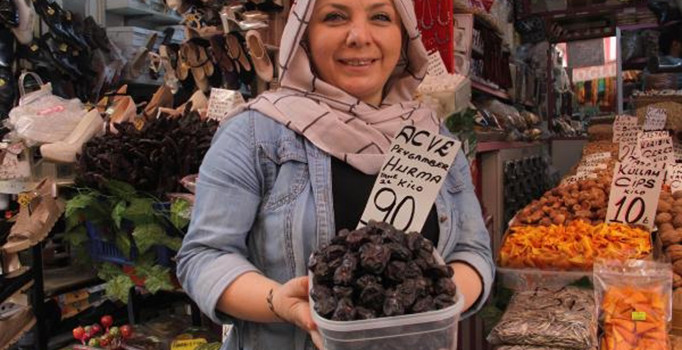 Acve hurmasının kilosu 90 TL