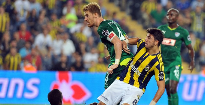 Fenerbahçe'nin Alves yerine Burasporlu Serdar Aziz'i düşündüğü iddia edildi