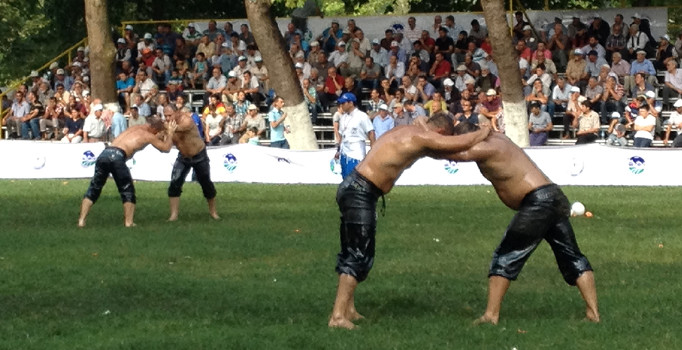 54. Akyazı Akbalık Ayşecik Yağlı Güreşleri ünlü başpehlivanların katılımıyla 10 Temmuz'da yapılacak