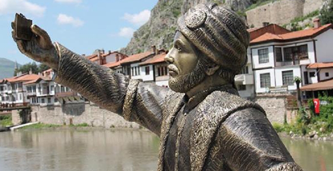 Selfie çeken şehzadenin telefonu kırıldı