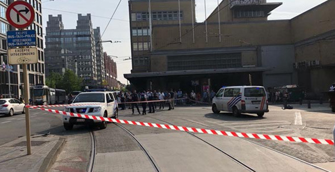 Brüksel'de tren istasyonunda büyük panik