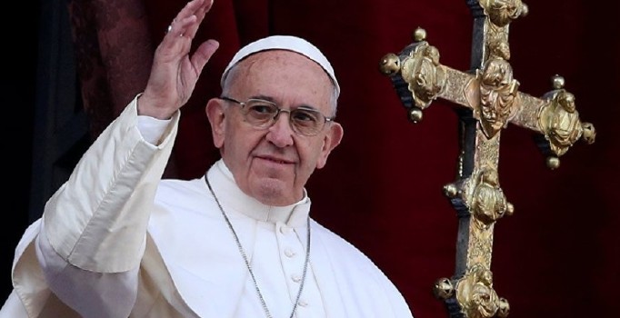 Papa çocuklara cinsel istismar olayları için özür diledi