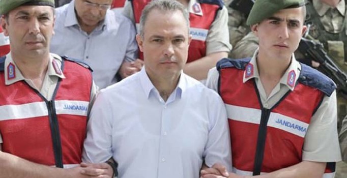 Son dakika! Hulusi Akar'ın emir subayına müebbet