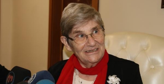 Canan Karatay: Meyveyi kurtlu bulursanız yiyin