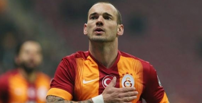 G.Saray'dan Beşiktaş'a Sneijderli gönderme