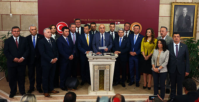 Son dakika! 15 vekil CHP'ye geri döndü
