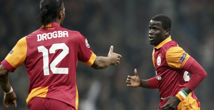 Eboue'nin eski menajerine olan borcunu ödemezse 1 yıl futboldan men edilecek