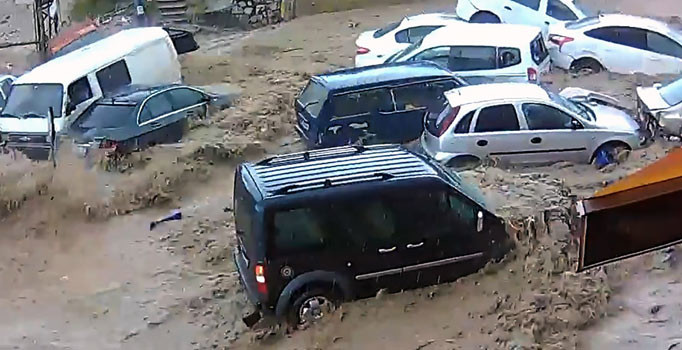 Meteorolojiden 4 il için kuvvetli sağanak uyarısı