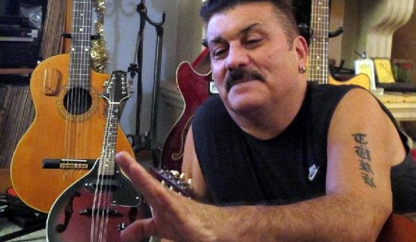 Son dakika: Ünlü müzisyen Aydın Tansel, Bodrum'da kalp krizinden öldü