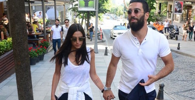 Arda Turan ve Aslıhan Doğan'dan yeni fotoğraf