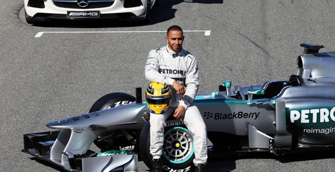 Hamilton üst üste 3. kez ilk cepte