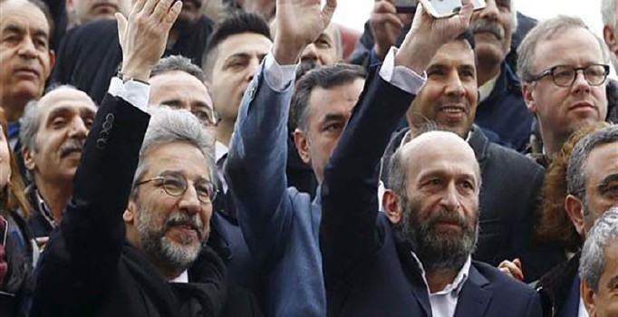 Son dakika! MİT TIR'ları davasında Can Dündar'a 31, Erdem Gül'e 10 yıl hapis cezası istendi