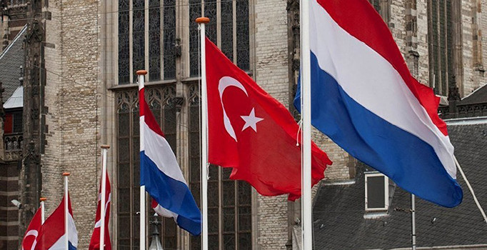 Hollanda, Türkiye'ye karşı harekete geçti! Seçim kampanyaları yasaklanıyor