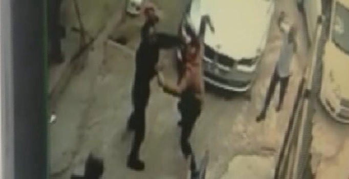 Ümraniye'de sokak ortasında silahlı kavga