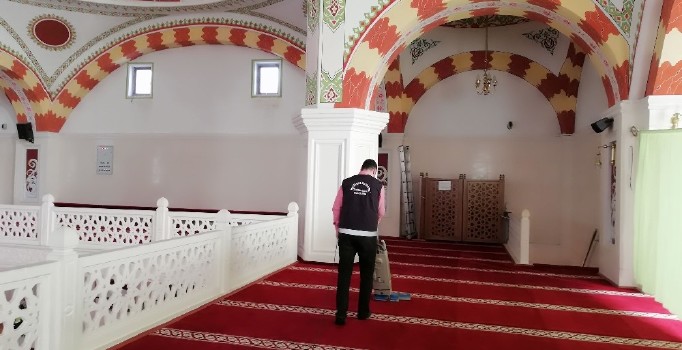 Keçiören’in ibadethaneleri Ramazan’da da mis gibi kokacak