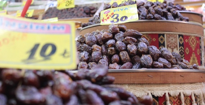 Ramazan’da hurma tüketimi