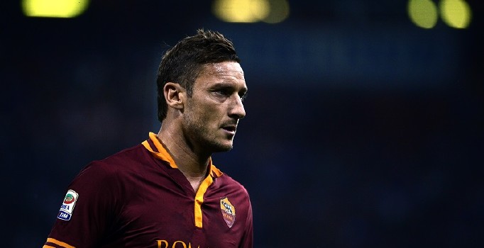 Francesco Totti: Para vermeyin, 1 sene daha oynarım