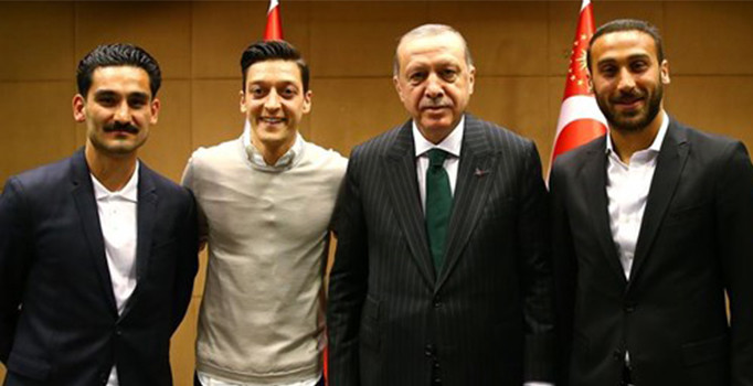 Cumhurbaşkanı Erdoğan Cenk Tosun, Mesut Özil ve İlkay Gündoğan'ı kabul etti