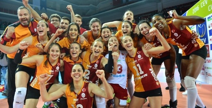 CEV Kupası finalinin rövanş maçında Galatasaray Daikin, Dinamo Krasnodar karşısında