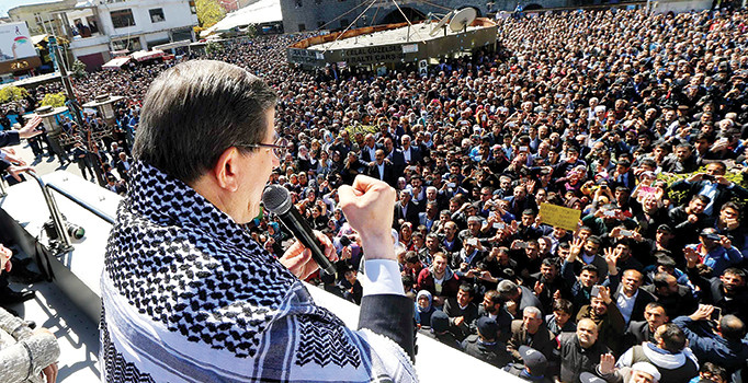 Başbakan Davutoğlu: Buradaydık, buradayız burada olacağız