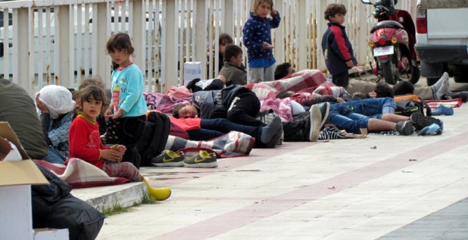 Erzurum’da 120 mülteci yol kenarında yakalandı