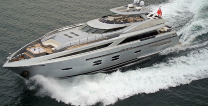 Lüks yatın haftalığı:
      90 bin euro