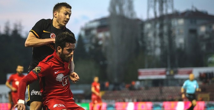 Galatasaray deplasmanda Eskişehirspor'a 4-3 mağlup oldu