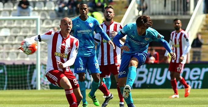 Bursaspor deplasmanda Sivasspor'u 2-1 yendi