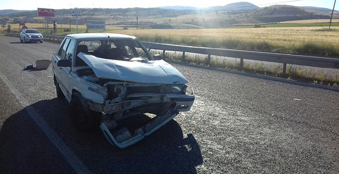 Otomobil şarampole uçtu: 3 Yaralı