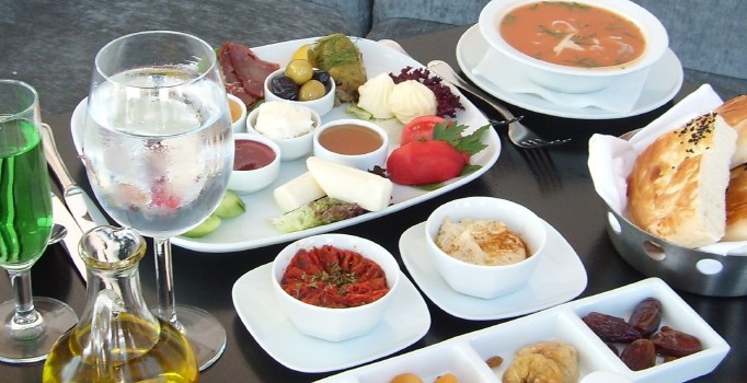 İftara ne kadar kaldı? Ezan kaçta okunacak? İl il iftar vakitleri 2018