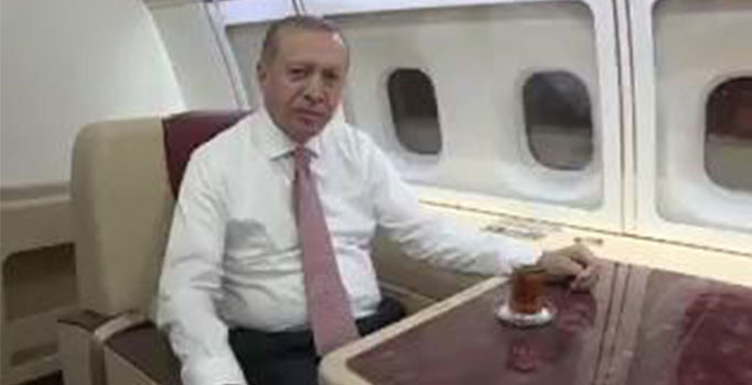 Cumhurbaşkanı Erdoğan'dan İngiltere dönüşünde Ramazan mesajı