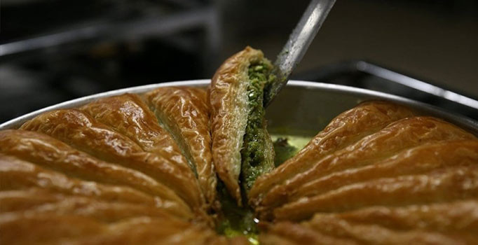 Tatlıcılar isyan etti! İzmir'de 4 gün fıstıklı baklava yok