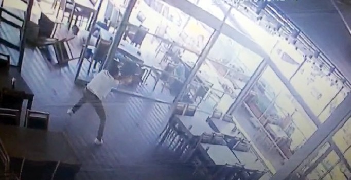 Kartal’da film sahnelerini aratmayan silahlı çatışma kamerada