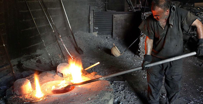 Döküm işçilerinin zorlu ramazan mesaisi