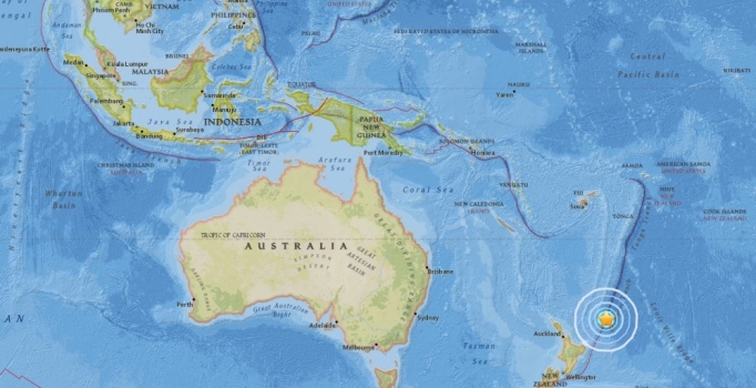 Pasifik Okyanusu'nun güneyinde 6.2 büyüklüğünde deprem