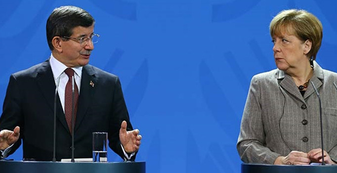 Davutoğlu'dan Merkel'e 'Erdoğan klibi' sorusu