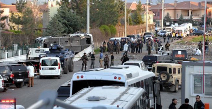 Diyarbakır'da 7 polisin şehit olduğu saldırıda gözaltı sayısı 12'ye yükseldi