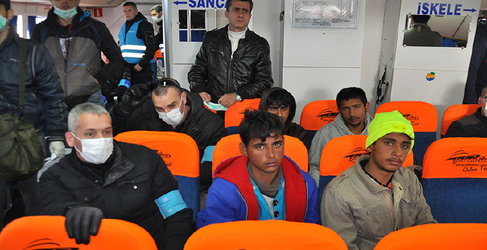 Mülteciler sınıra dayandıkça Avrupa'nın hoşgörü imajı yıkıldı