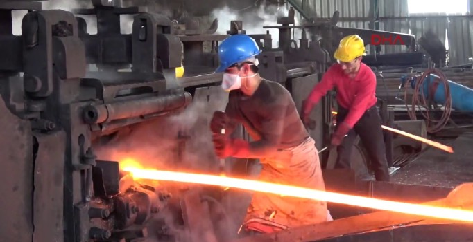 Ramazanda bin 350 derece sıcakta ekmek mücadelesi! Ramazan 2018