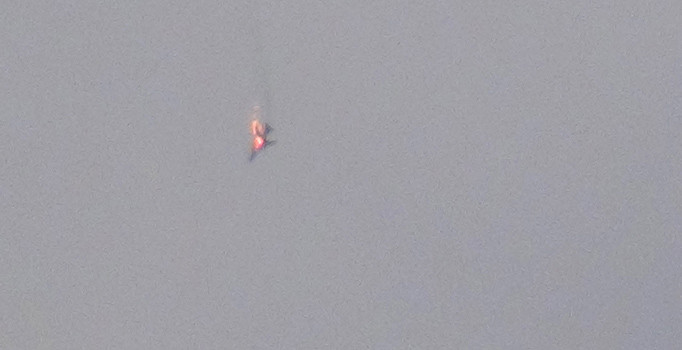 Muhalifler Halep'te savaş uçağını düşürdü