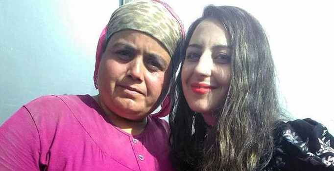 Mersin'de yılanı öldürmek isteyen kadın kendini vurdu